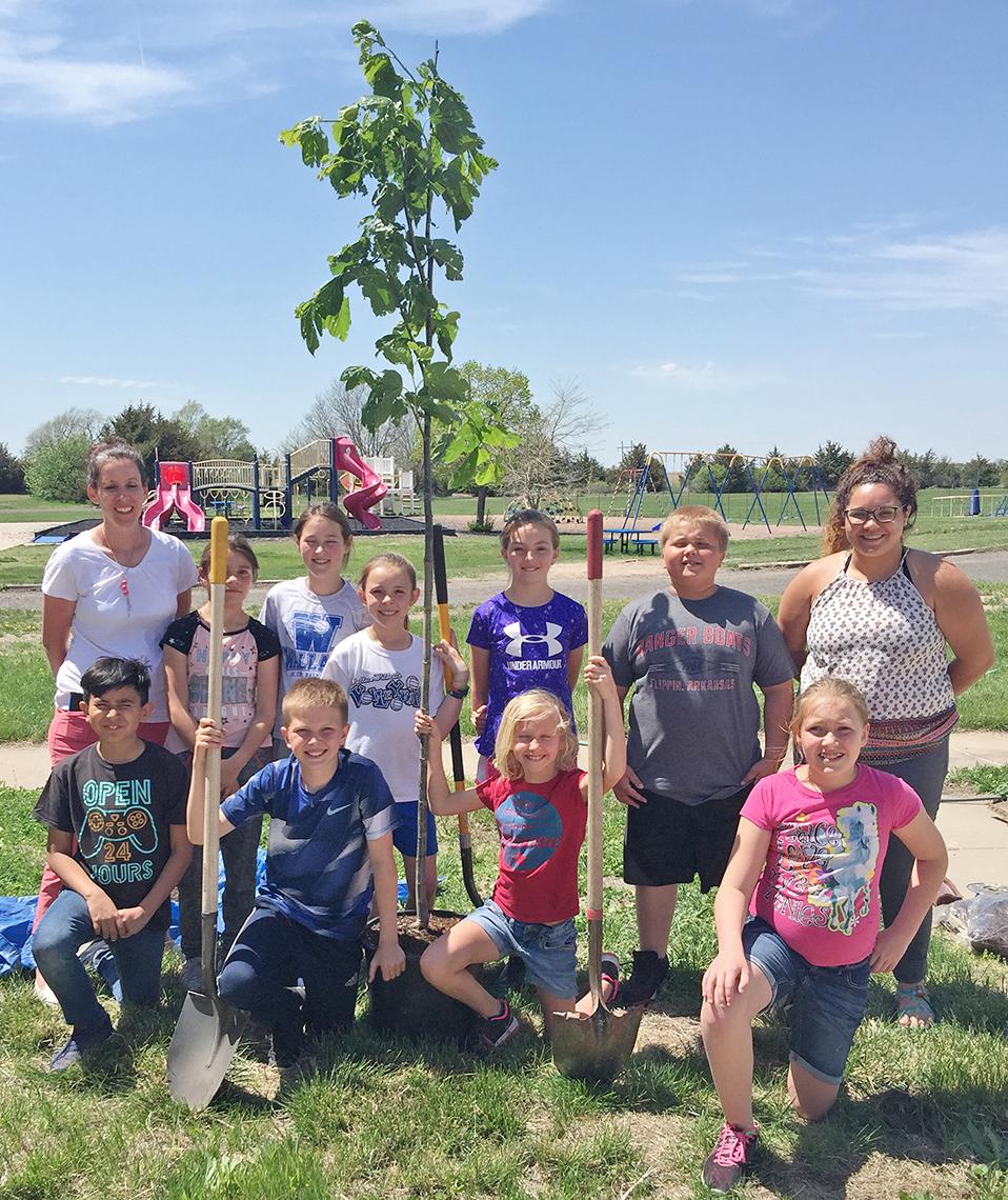 Tree planted by Wallace fourth graders | Grant Tribune